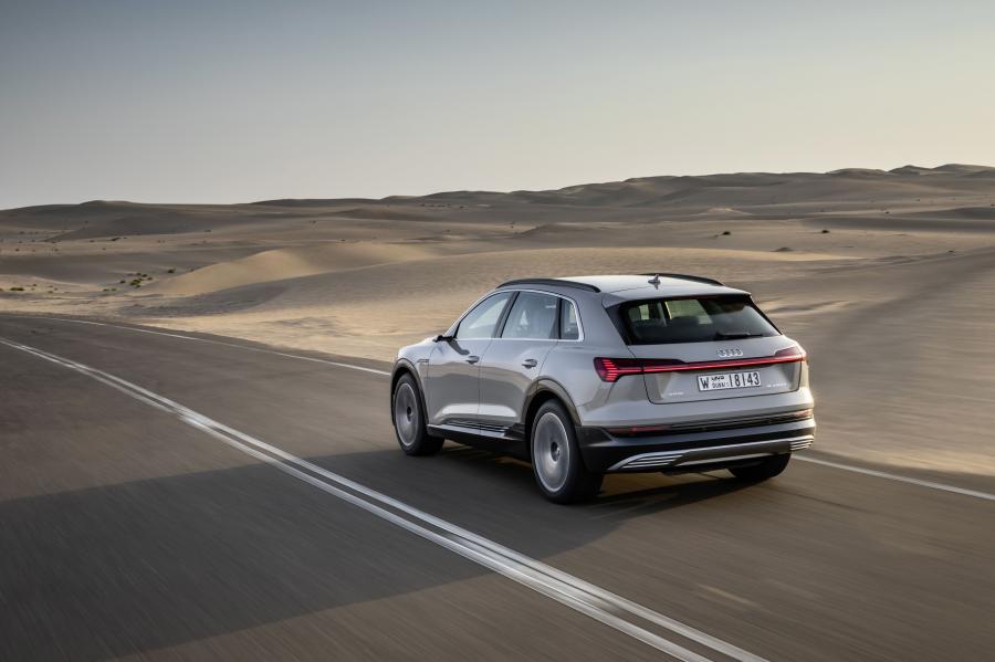  Audi e-tron 55 Quattro 2019 года  (WW) (фото 345 из 452)